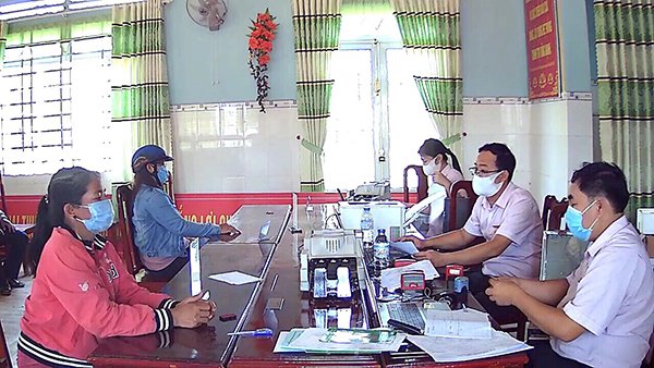 VBSP in Lam Dong province: Timely disbursement - good epidemic prevention and control