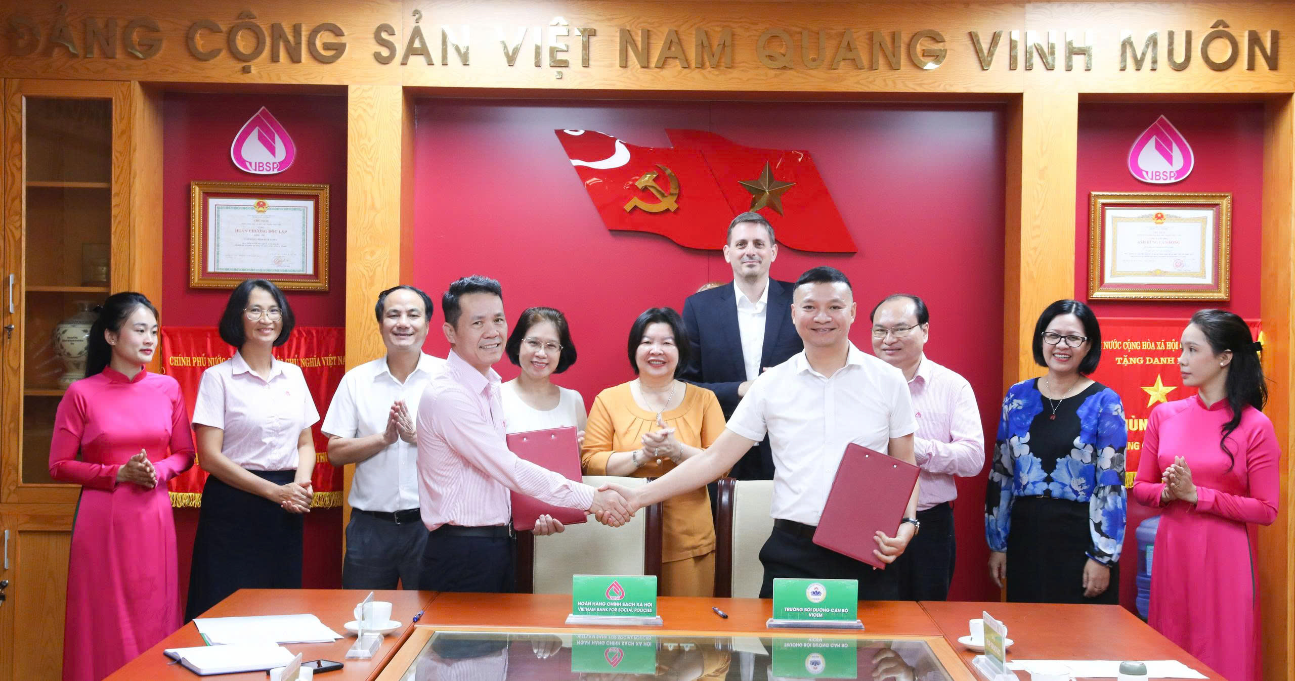 Signing Task Assignment Minute between VBSP and VICEM