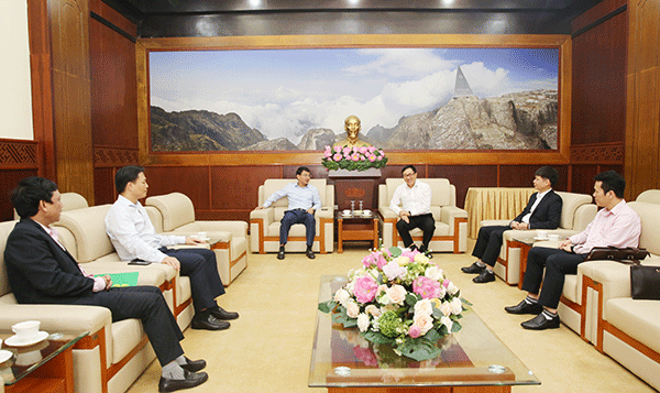 The General Director of VBSP working with Lao Cai Provincial Party secretary